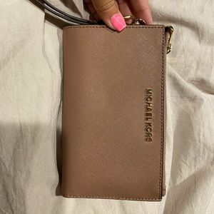 Michael kors wallet